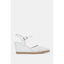 Selin Shoes Calindra Bilek Ayarlanabilir Toka ve File Detay Sivri Burun Hasır Kadın Topuklu Ayakkabı- Beyaz