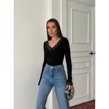 My Lunessa Dantelli V Yaka Likralı Kısa Body