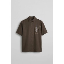 Abluka Online Erkek Oversize Nakış Detaylı Pamuklu Kısa Kollu Gömlek Kahverengi