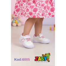 Maksimum Hava Alabilen: Cırt Cırtlı ve Kaymaz Tabanlı Ilk Adım Ayakkabısı