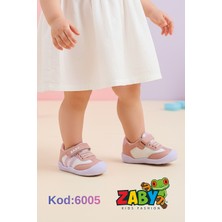 Maksimum Hava Alabilen: Cırt Cırtlı ve Kaymaz Tabanlı Ilk Adım Ayakkabısı