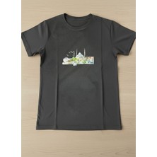 Alza Design Doğa Manzaralı Illüstrasyon Baskılı Haki Tişört - Orman ve Nehir Temalı