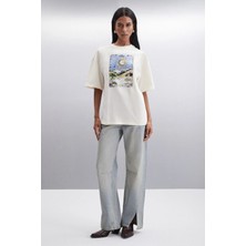 Ethiquet ENYA Kadın Baskı Detaylı Oversize Fit Bol Kesim Bisiklet Yakalı %100 Organik Pamuklu Vanilya T-Shirt
