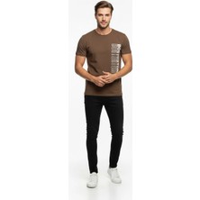Maxi Modena Urban Boston Dikey Baskı Erkek Tişört – Slim Fit, Sokak Stili Günlük T-Shirt