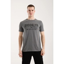 Maxi Modena Erkek Rahat Kesim Yazı Detaylı T-Shirt