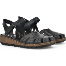 Cozi Company Hakik Deri Yumuşak Tabanlı Tokalı Kadın Sandalet