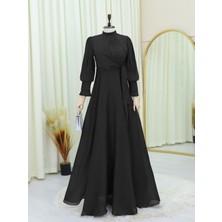 Modamorfo Dik Yaka Yandan Bağlamalı Janjanlı Abiye -Siyah