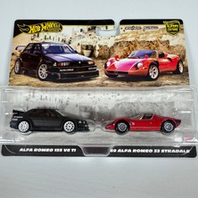 Hot Wheels Premium 2'li Metal Model Araba Seti: Alfa Romeo 155 V6 Tı ve 69 Alfa Romeo 33 Stradale 1/64 Ölçek
