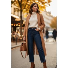 Beli Lastikli Bel ve Paça Taş Detaylı Mom Jean