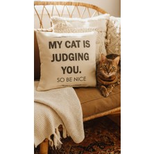 Typoniq Judging Cat Kırlent Kılıfı (43 x 43 Cm)