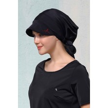 Haşema Siyah İmzalı Vizör Deniz Bonesi Polyester Malzeme ile Esnek ve Nefes Alan Özellikte