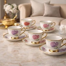 Daisy Store 6 Kişilik Porselen Türk Kahvesi Fincan Takımı - Romantik Ortanca Çiçek Desenli, Kenarlı ve Kulplu 12 Parça Şık Sunum Seti
