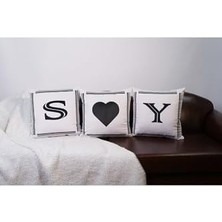 Daisy Store Harfli Kırlent Kılıfı Kadife 43X43 cm Çift Taraflı S Harfi Kedi Desenli Evlilik Teklifi Doğum Günü