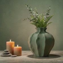 Mireva Büyük Dekoratif Vazo 27 cm – El Yapımı Taş Tozu Modern Yeşil Vazo | Minimalist Salon & Sehpa Dekoru | Premium Doğal Görünümlü Tasarım