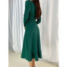 Modaurul Kadın Yeşil Krep Kumaş Midi Boy Kuşaklı Uzunkol Elbise