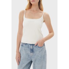 Guess Ortensia Pamuklu Slim Fit Taşlı Logolu Top V5GP22J1314 Bayan Top V5GP22 J1314 G056