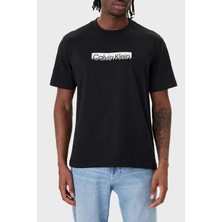 Calvin Klein % 100 Pamuk Logolu Slim Fit Bisiklet Yaka T Shirt LV04LF812G Ub1 Erkek T Shirt LV04LF812G Ub1