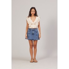 Nisan Triko Düğme Detaylı Kolsuz Bluz