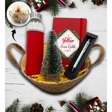 As Gift Hasır Sepetli Su Matarası & Kişiye Özel Kırmızı Defter & Çam Ağacı & Beyaz Kalem Hediye Seti