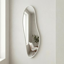 Aypars Atölye Modern Organik Form Banyo Aynası 40X120 cm – Asimetrik Minimalist Beyaz Çerçeveli Dekoratif Duvar Aynası