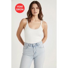 Kadın %100 Pamuklu Normal Kalıp Dantel Detaylı Regular Fit Ince Askılı Oyuk Yaka Beyaz Atlet