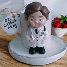 Yıldız İskandinav Kişiye Özel Doktor Figürlü Porselen Kahve Fincanı – Kadın & Erkek Tasarım | Sevgililer Günü.tıp Bayramı ve Doktora Özel Hediye