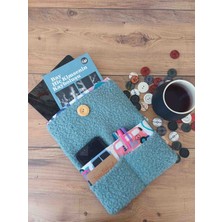 TUYLUTUKKAN Teddy Kumaş Woswos Detaylı 20X27 cm 4 Cepli Kitap ve Tablet Kılıfı