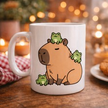 TeknoKapsül Sevimli Kapibara ve Kurbağa Desenli Porselen Kupa Model 98 – Eğlenceli Tasarım, Kahve &amp; Çay Kupası, Hediye Fikri