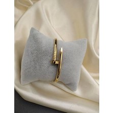 Çivi Model Gold Kelepçe Bileklik – Modern Şık Minimal Tasarım