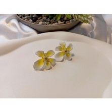 Luxury Jewelry Luxury Gold Kaplama Sarı & Beyaz Emaye Manolya Çiçeği Küpe - 3 cm Özel Tasarım