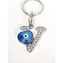 Moncuk Design Taşlı V Harfi ve Nazar Boncuklu Kalp Anahtarlık Gümüş Renk – Işıltılı Koruyucu Şık Çanta & Anahtar Aksesuarı