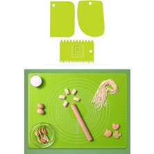 Macgon Hamur Seti 4lü Set Silikon Ölçekli Hamur Açma Matı + 3 Lü Hamur Kesme Aparatı Spatulası Börek Mantı