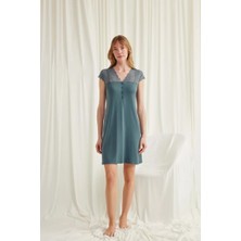 Liyuza Kolu Omzu ve Yakası Dantelli Önü Düğmeli Gecelik