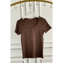 Önden Düğmeli Bisiklet Yaka Fitilli Kısa Kollu T-Shirt