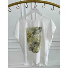 Önü Yazı Baskılı Taş Detaylı T-Shirt
