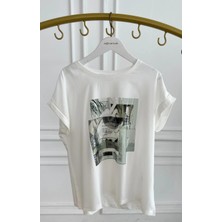 Önü Baskılı Yazı Detaylı T-Shirt