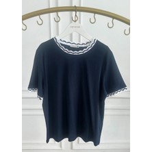Yakası ve Kolları Triko Detaylı T-Shirt