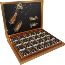 Blackeye Chocolate Kişiye Özel Yeni Yıl Çikolatası - Yılbaşı Çikolatası - Mutlu Yıllar Kutusu (72 Adet Madlen Çikolata)