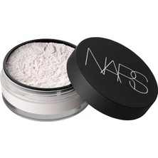 Nars Light Reflecting Sabitleme Pudrası Loose Ipeksi Yapı ile Renksiz Makyaj Sonucu