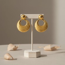 Allivo Altın Renk Dalgalı Form Sallantılı Çelik Küpe