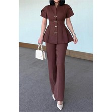 Neşeli Butik Kadın Kahverengi Gold Düğme Detaylı Peplum Kesim Premium Takım NBSTR4423