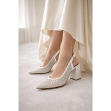 Firibu Kadın Topuklu Abiye Ayakkabı Sivri Burun Klasik Orta Taban Beyaz Malzeme ile Şık Tasarım