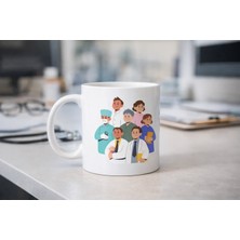 urfakent bilişim ve medya danışmanlık Sağlık Çalışanları Temalı Porselen Kupa Model 166 – Doktor Hemşire Tasarımlı Hediye Kahve Kupası – Sağlıkçıya Anlamlı Hediye