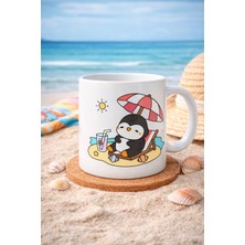 urfakent bilişim ve medya danışmanlık Sevimli Penguen Yaz Tatili Tasarımlı Porselen Kupa Model 200 – Penguen Baskılı Kahve Kupası – Yaz Temalı Eğlenceli Hediye Kupa