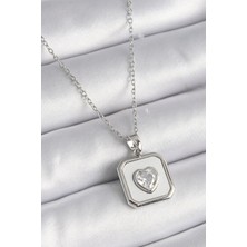 Nexgen 316L Çelik Gümüş Renk Kare Madalyon Kalp Zirkon Taş Işleme Kadın Kolye