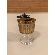 Plus Home Şekerlik Kesme Cam Pirinç Kapak Gala Çiçeği Detaylı Altın Yükseklik 12 cm Çapı 9 cm