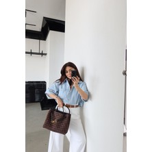 Özge Özgenç Tek Cepli Crop Denim Gömlek