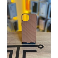 Avcı Teknoloji Market iPhone 13 Uyumlu Kaymaz Tırtıklı Dokulu Mat Kılıf