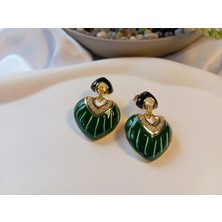 Luxury Jewelry Euro Aksesuar - Emerald Heart: Altın Kaplama Yeşil Mine Işlemeli Zirkon Taşlı Kalp Küpe