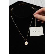 Rafiel  Beyaz Papatya Kolye - El Yapımı Mineli Papatya Figürlü Çelik Zincir Kolye - 44 cm Kolye